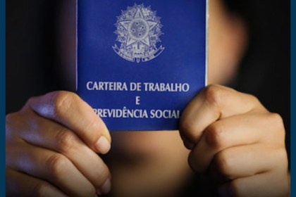 Trabalho em feriados: portaria enfrenta resistência e pode ser anulada por deputados — Política. Medida afeta 12 cat