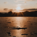 O lugar no Brasil onde a água é tão escura que parece um espelho negro