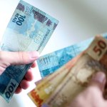 110 mil desempregados vão receber seguro de R$ 1.621,00 nesta terça feira (24/03)