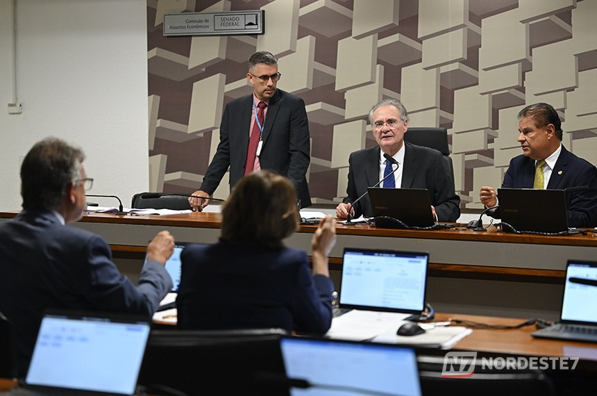 Plenário do Senado Federal em Brasília durante sessão de votação da nova jornada de trabalho de 20 horas semanais.