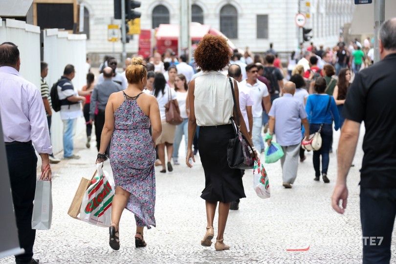 Governo abre os cofres do Tesouro Nacional e vai enviar auxílio de R$ 4 bilhões a brasileiros