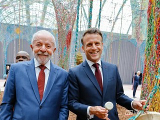 França deixa de exigir visto para brasileiros e passa a aceitar somente um documento