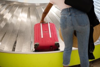 Aeroportos pedem que passageiros cheguem com 5 horas de antecedência a partir desta semana