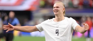 Erling Haaland chega a Pernambuco para fazer história