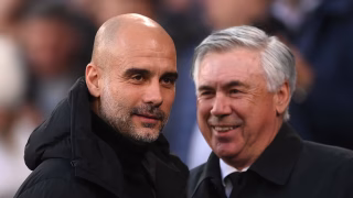 Montagem lado a lado dos técnicos Carlo Ancelotti e Pep Guardiola durante partidas de futebol.