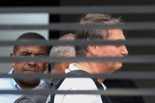 Bolsonaro pede ao STF autorização para consulta odontológica com mulher de Flávio