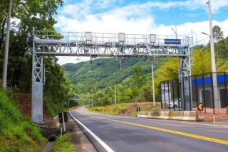 Consulta de cobrança de pedágio free flow poderá ser feita pela CNH do Brasil