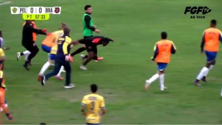 Bra-Pel é suspenso após briga e rojões no primeiro tempo