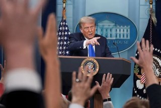 CNN, MS NOW e Politico pedem que juiz mantenha acesso à Casa Branca