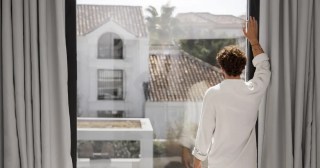 Janela antirruído pode gerar multa em condomínio? Entenda as regras