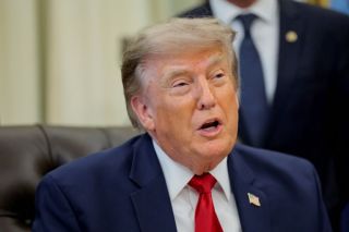 Trump minimiza alertas sobre segurança da IA e diz que EUA já têm ferramentas para fiscalizar setor