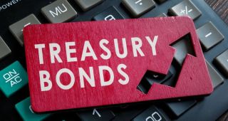 Warsh aponta economia forte, disputa por capital e geopolítica como causas da alta dos Treasuries