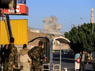 Coalizão liderada pela Arábia Saudita pede que civis deixem estação em Sanaa