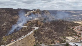 Fogo se espalha pela vegetação do Monte do Galo, no Seridó potiguar