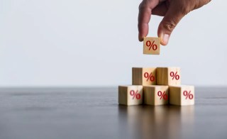 Juros futuros fecham estáveis após recuo limitado por Treasuries