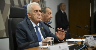 Mensagens mostram articulação de encontro entre Vorcaro e Otto Alencar em Trancoso