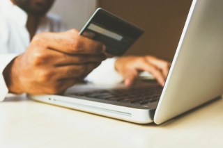 Novas regras exigem transparência em anúncios pagos na internet