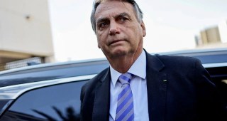 PGR apoia retomada das visitas de Flávio Bolsonaro ao pai
