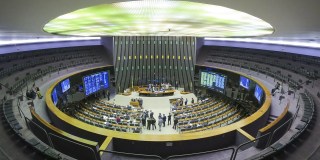 PL lidera disputa por governos estaduais com cinco eleitos no primeiro turno