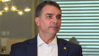 PT teme que Flávio Bolsonaro amplie pressão dos EUA sobre o Brasil