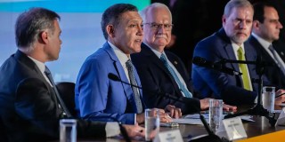 TSE diz não ter identificado interferência estrangeira no primeiro turno