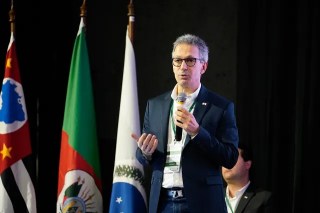 Zema declara apoio a Flávio Bolsonaro no segundo turno